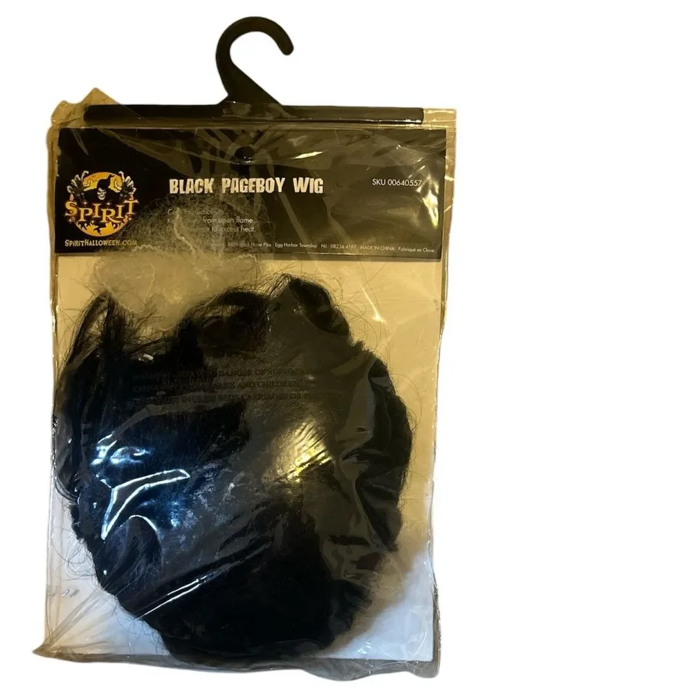 Spirit Halloween Black Pageboy Wig - Picture 2 of 2